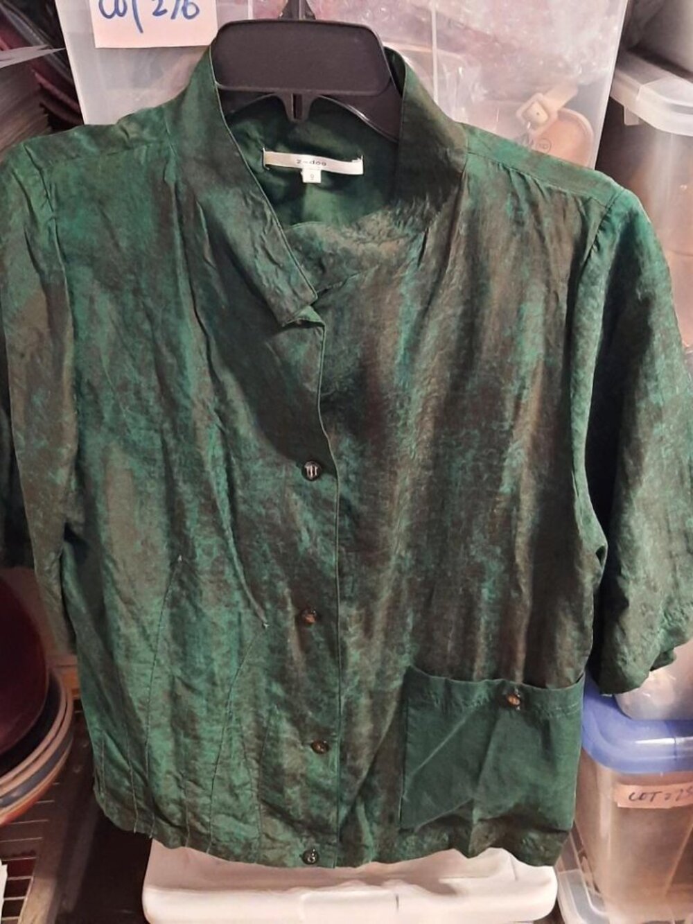 Vintage Z-Doo WMN Dark Green 100% Silk Blouse 1 Pocket Front Button Text Fab Sz9